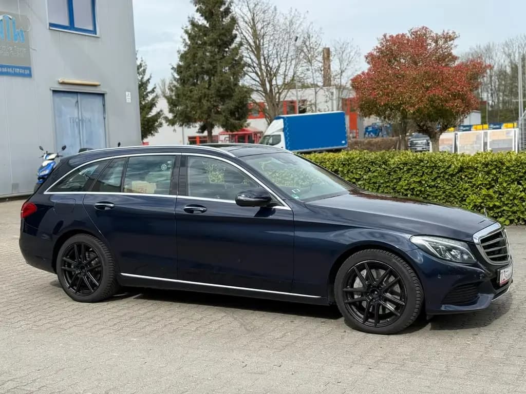Main__Slider__Photo:Mercedes-Benz C-Class 400 T 4Matic AIRMATIC*Pano*Burmester*S.heizung 09/2015-0