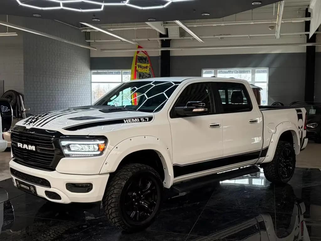 Main__Slider__Photo:Dodge RAM 1500 Laramie Crew Cab 4x4 Kamera Leder LED 07/2020-0