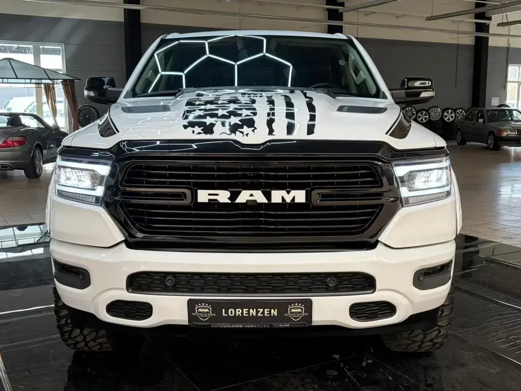 Main__Slider__Photo:Dodge RAM 1500 Laramie Crew Cab 4x4 Kamera Leder LED 07/2020-1