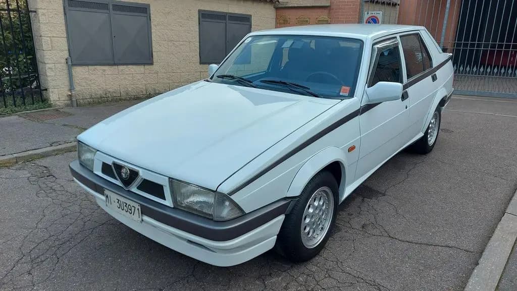 Main__Slider__Photo:Alfa Romeo 75 2.0i T.S. ASN (3500 ESEMPLARI) 07/1991-0