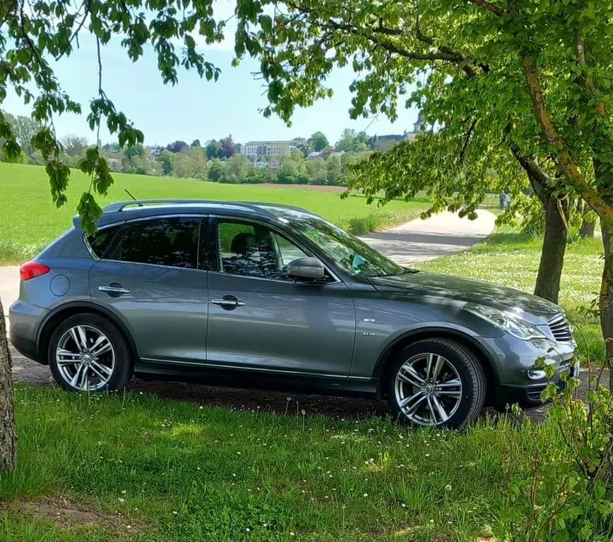 Main__Slider__Photo:Infiniti QX50 QX 50, 3,0 Liter Diesel, Nichtraucherfahrzeug. 07/2016-0