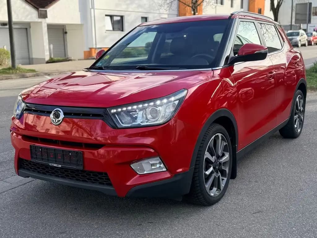 Main__Slider__Photo:Ssangyong Tivoli 1.6 e-XDi 160 QUARTZ 2WD/R-KAM/LEDER/NAVI 10/2016-0