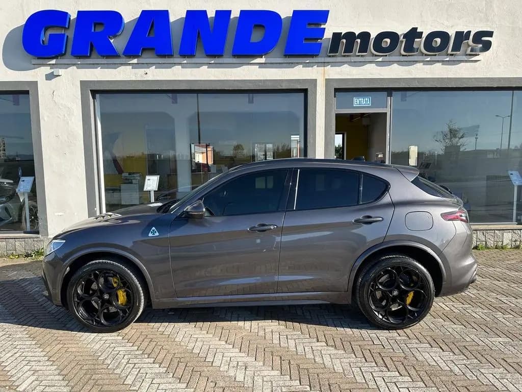 Main__Slider__Photo:Alfa Romeo Stelvio 2.9 Bi-Turbo V6 510 CV AT8 QU 08/2021-0