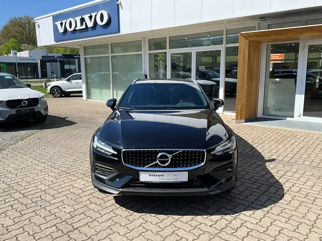 Main__Slider__Photo:Volvo V60 Cross Country V60 B4 AWD Cross Country Pro 02/2021-1