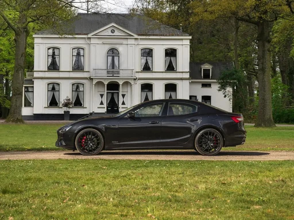 Main__Slider__Photo:Maserati Ghibli 3.0 V6 S Q4 GranSport | Harman/Kardon | A 08/2019-0