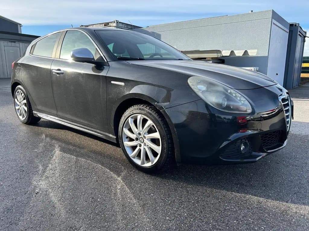 Main__Slider__Photo:Alfa Romeo Giulietta Turismo 1.4 Leder Euro 5 10/2010-0