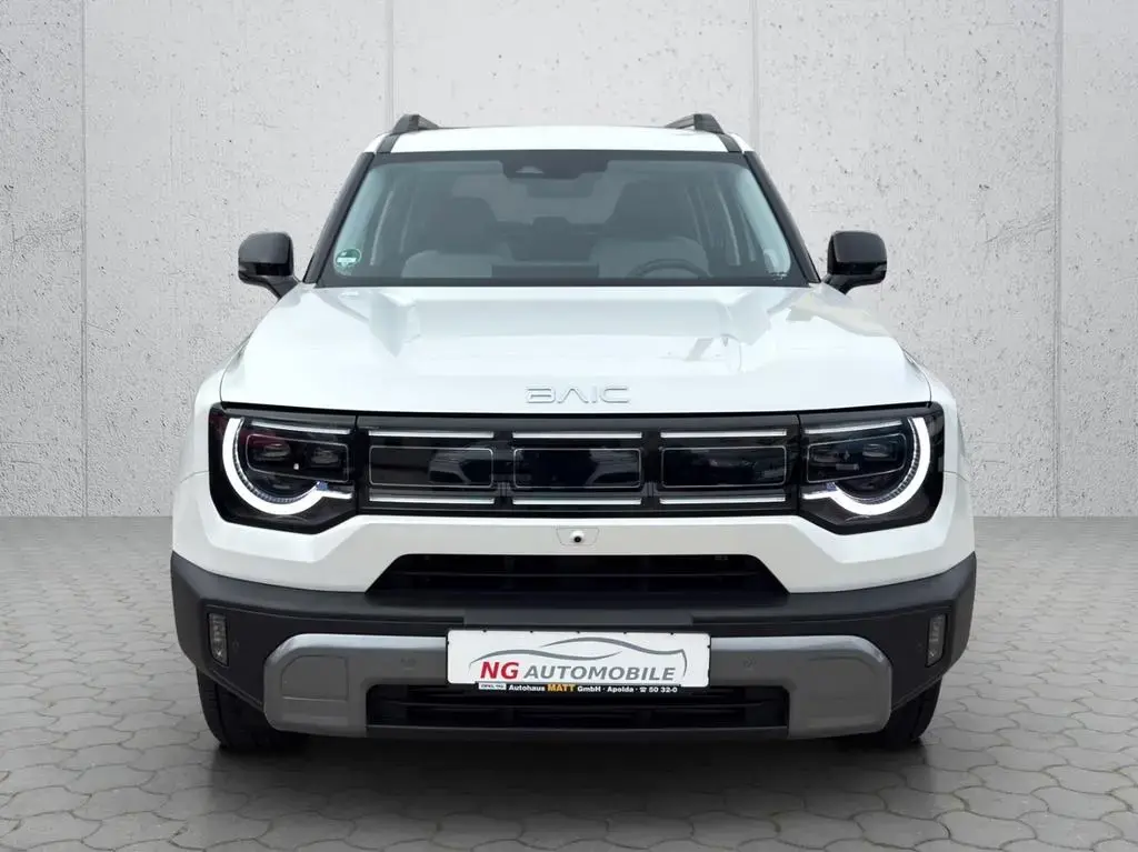 Main__Slider__Photo:BAIC BJ30e HEV 4x4 *Panorama*ACC*Interactive Light* 04/2025-1