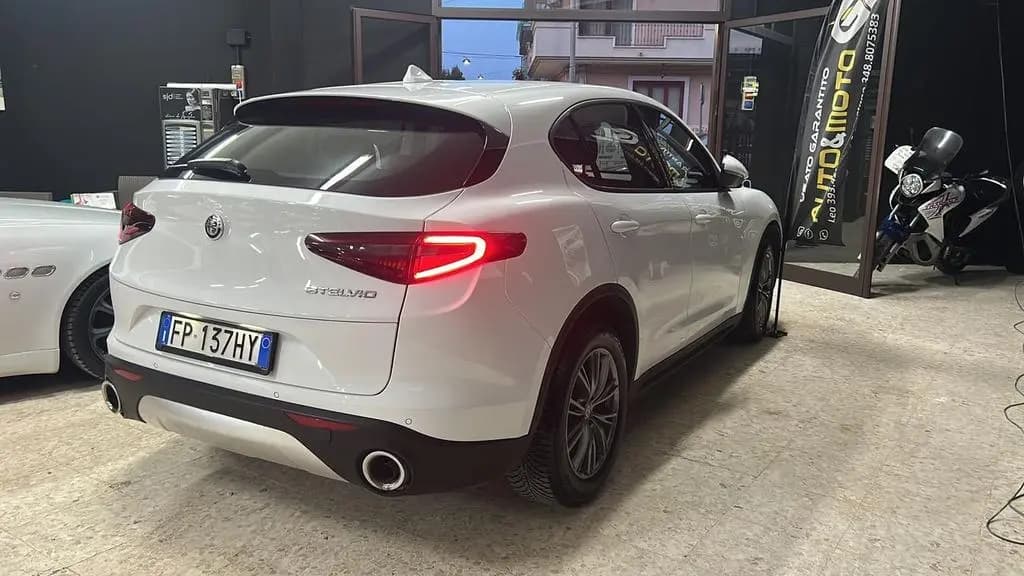 Main__Slider__Photo:Alfa Romeo Stelvio 2.2 Turbodiesel 150 CV AT8 RW 04/2018-0