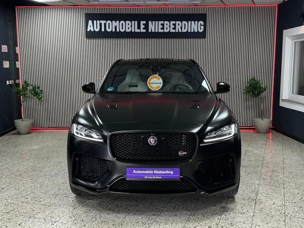 Main__Slider__Photo:Jaguar F-Pace SVR AWD 5.0 V8 / Pano / HUD / ACC / 360° 12/2019-0