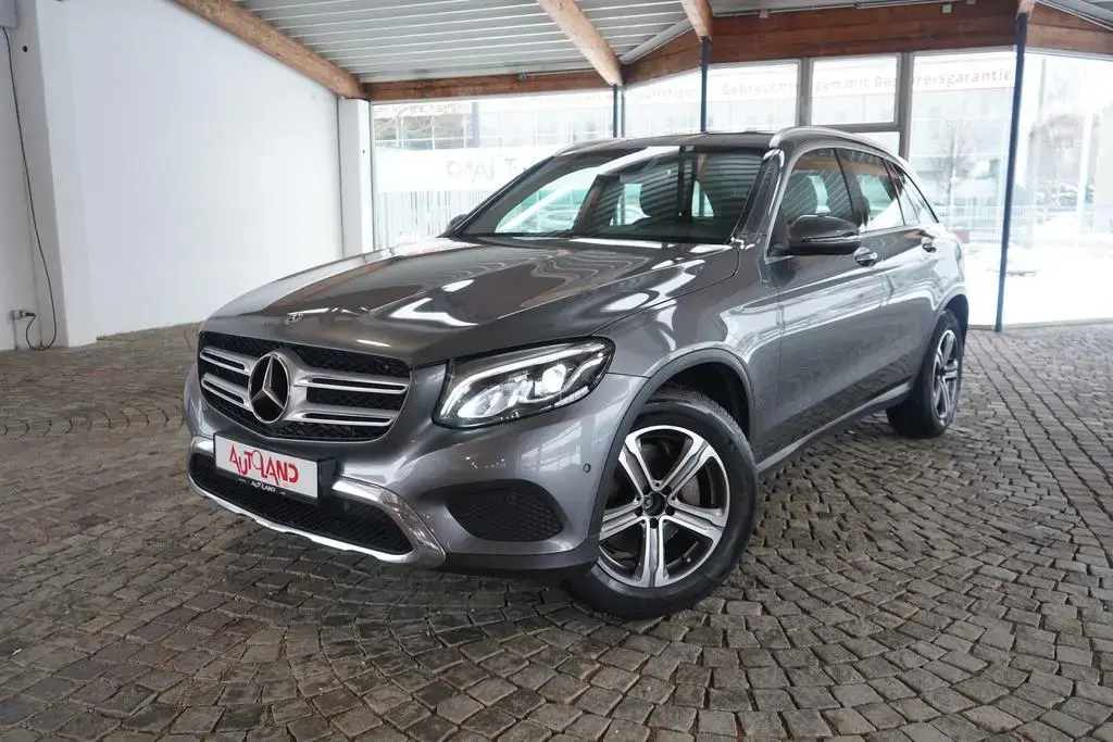 Main__Slider__Photo:Mercedes-Benz GLC-Class 250 4Matic Standard LED Totwinkel Alcantara 09/2018-1