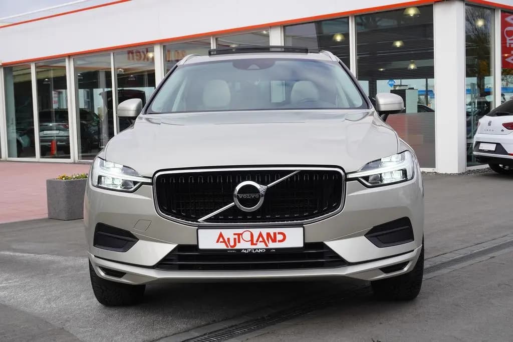 Main__Slider__Photo:Volvo XC60 B5 AWD Momentum Pro Panorama Navi LED PDC 01/2020-0