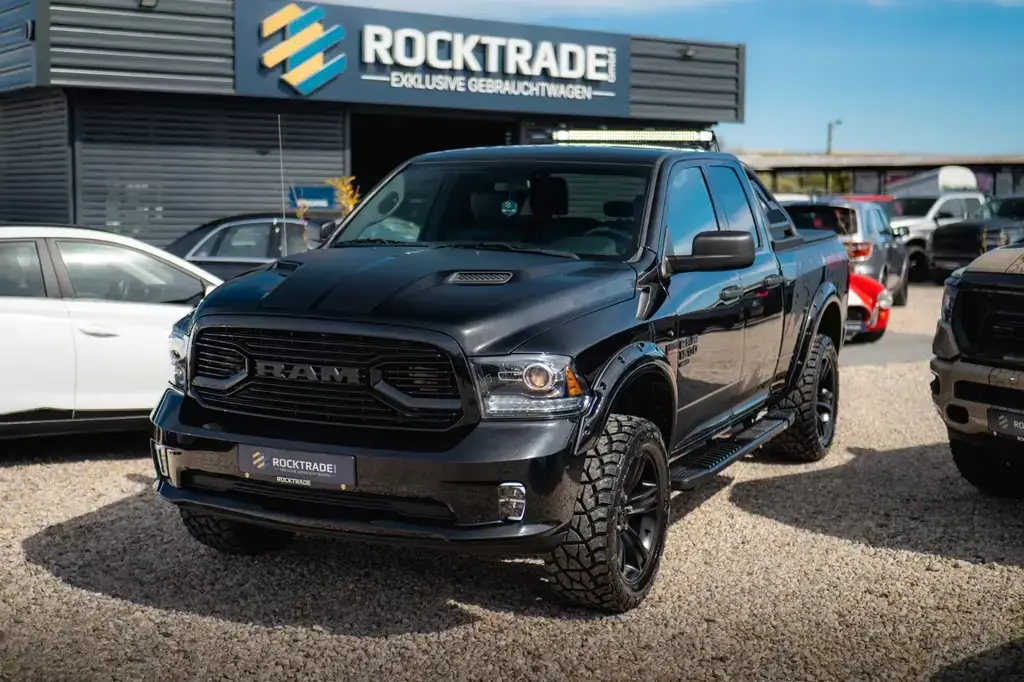 Main__Slider__Photo:Dodge RAM 5.7 V8 HEMI 4x4 OFFROAD Night-Paket LONG 19% 07/2021-1