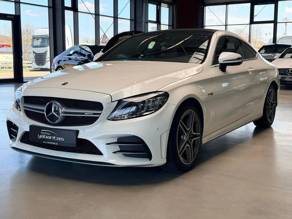 Main__Slider__Photo:Mercedes-Benz C-Class 43 AMG 4M Design Pano DISTRONIC+ Kamera KEYLES 06/2020-0