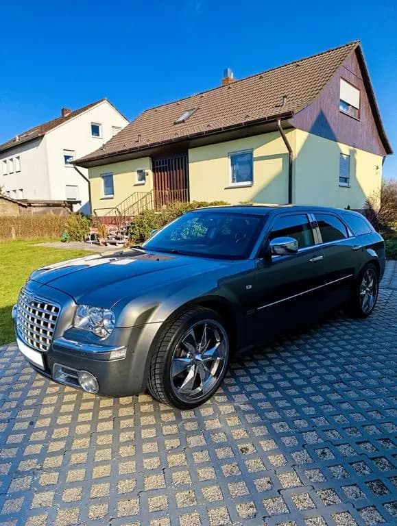 Main__Slider__Photo:Chrysler 300C Touring 3.0 CRD Autom. - 11/2010-0