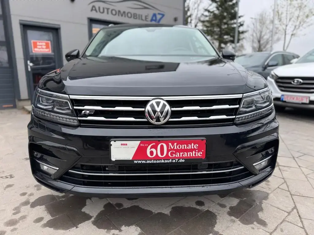 Main__Slider__Photo:Volkswagen Tiguan Allspace Highline 4Motion R-Line 7-SITZER 06/2021-1