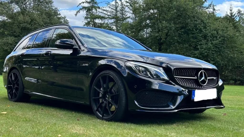 Main__Slider__Photo:Mercedes-Benz C-Class 43 AMG Panorama Klappen Auspuff 01/2018-0