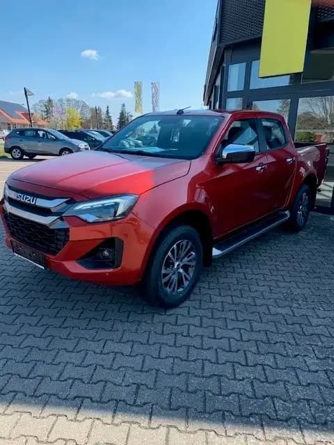 Main__Slider__Photo:Isuzu D-Max LSE AHK+Allwetterreifen Beschichtung null-0