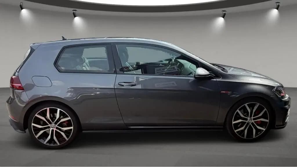 Main__Slider__Photo:Volkswagen Golf GTI Performance*LED*PANO*DYNAUDIO*Kamera* 02/2019-0