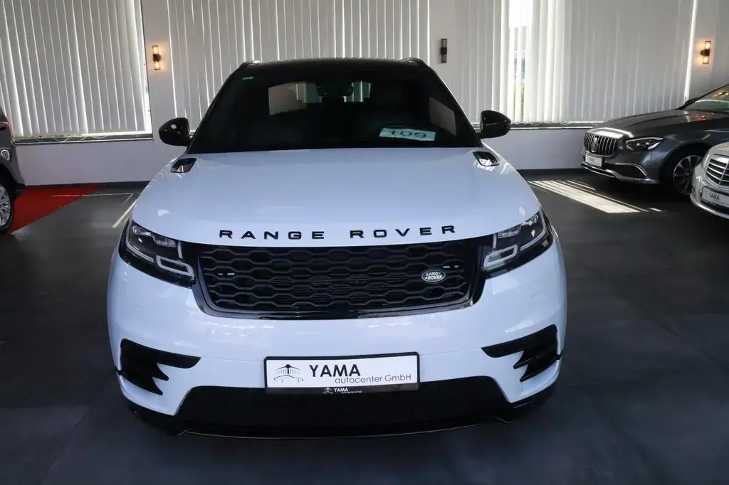Main__Slider__Photo:Land Rover Range Rover Velar R-Dynamic SE SUV 08/2019-1