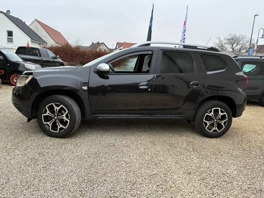 Main__Slider__Photo:Dacia Duster Prestige Blue dCi 115 -AHK- 04/2021-0