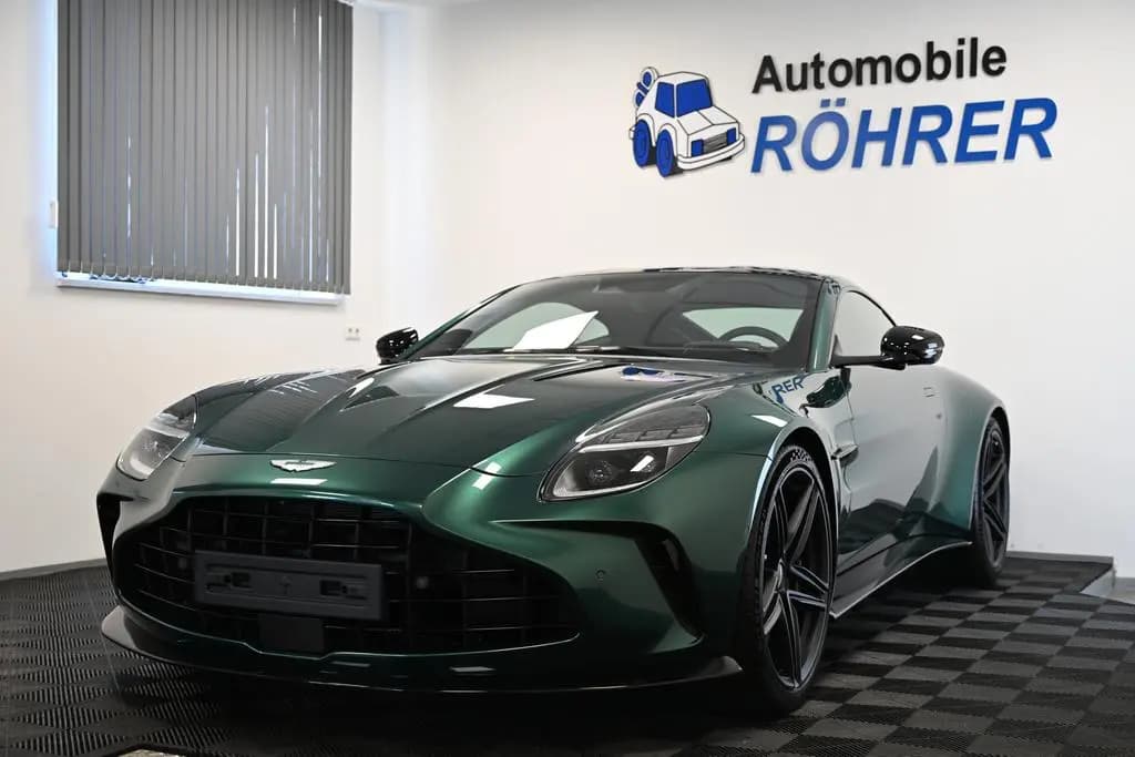 Main__Slider__Photo:Aston Martin V8 Vantage Coupe / Malachite Green / Carbon 03/2026-0