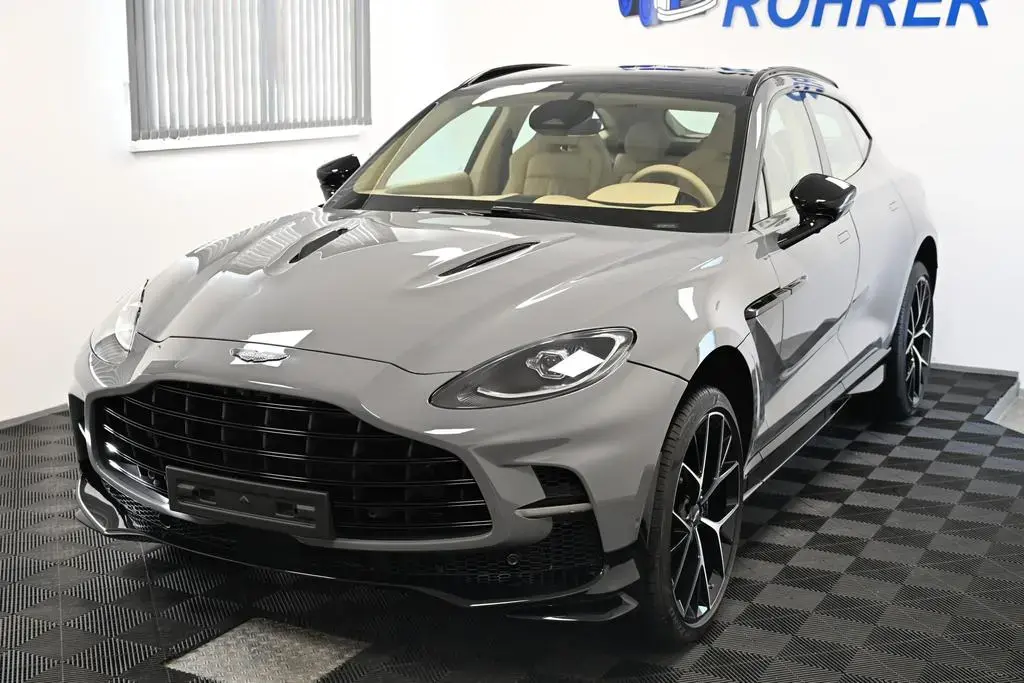 Main__Slider__Photo:Aston Martin DBX 707 / China Grey / Sandstorm / 23 Zoll / New 04/2026-1