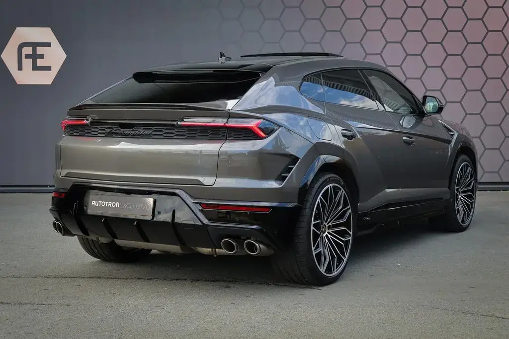 Main__Slider__Photo:Lamborghini Urus SE 4.0 V8 Hybrid | AKRAPOVIC | BTW-AUTO | B 10/2025-1