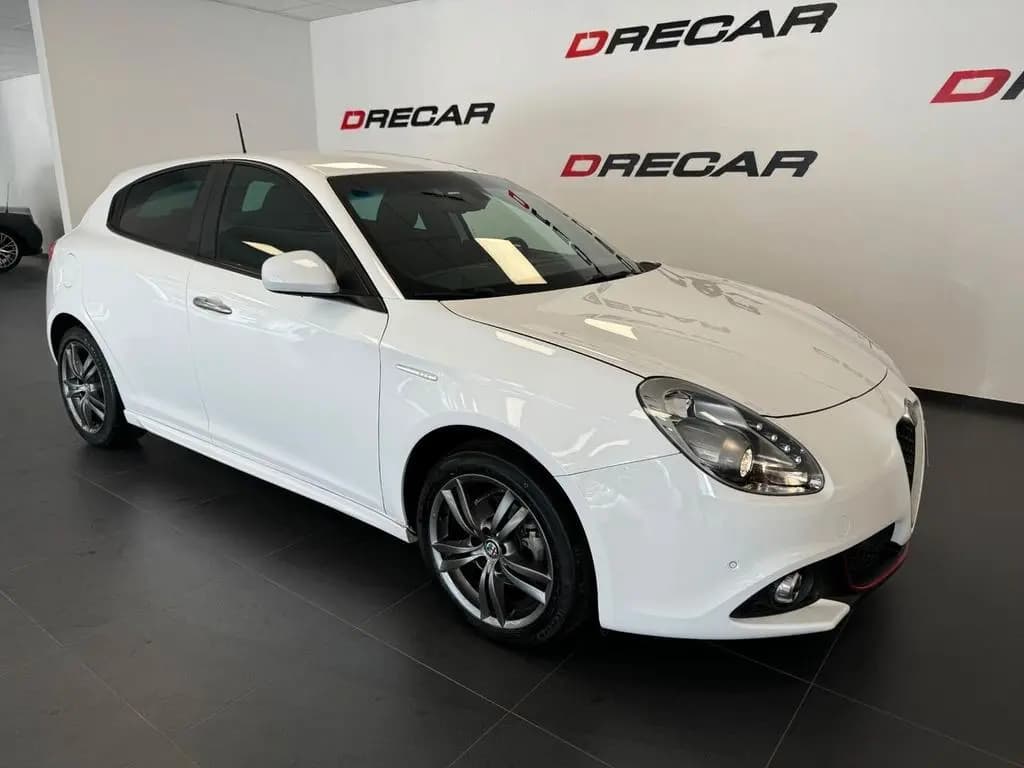 Main__Slider__Photo:Alfa Romeo Giulietta 1.6 JTDm 120 CV Sport 88.00 01/2018-0