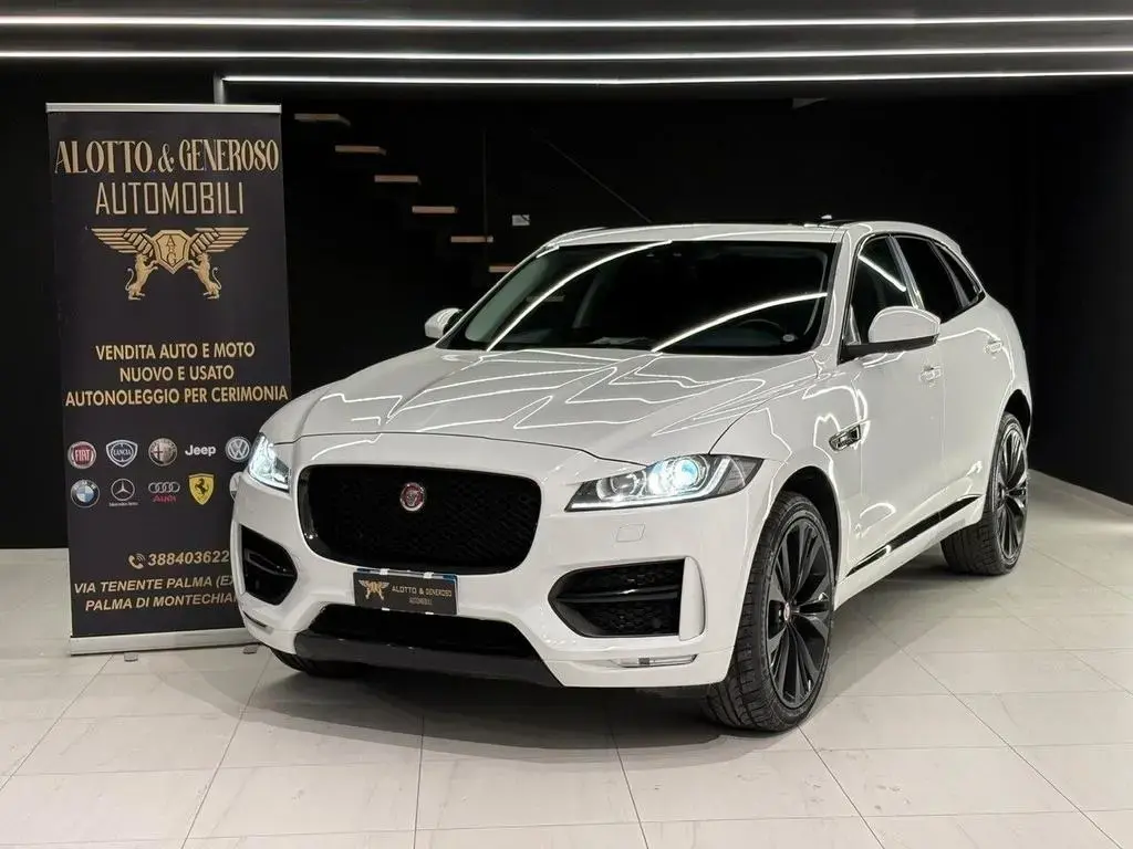 Main__Slider__Photo:Jaguar F-Pace 3.0 D V6 300 CV AWD aut R-Sport 07/2016-1