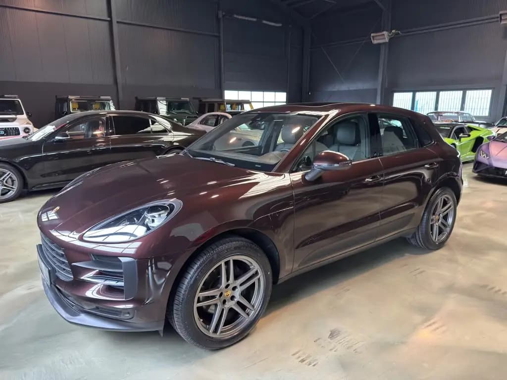 Main__Slider__Photo:Porsche Macan PANORAMA/BOSE/20" TURBO RAD/SPORTAUSPUFF 04/2019-0