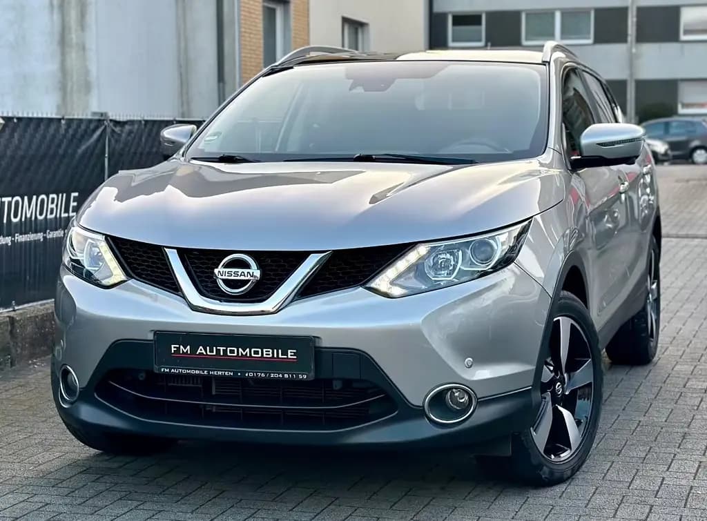 Main__Slider__Photo:Nissan Qashqai 360° *PANORAMA*ASSISTENTEN*LED* 09/2015-0