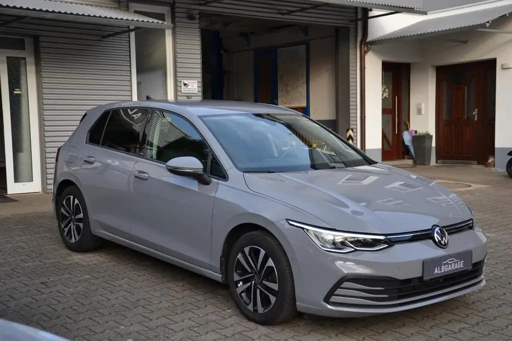 Main__Slider__Photo:Volkswagen Golf VIII Lim. United *LED* AHK* TOTWINKEL* 01/2021-0