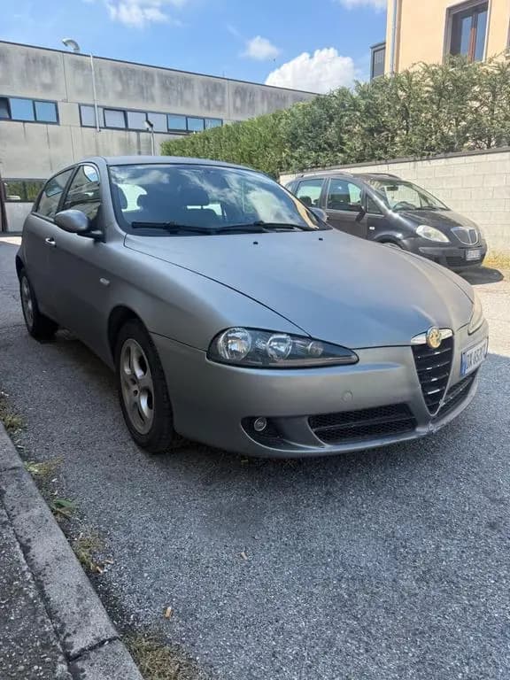 Main__Slider__Photo:Alfa Romeo 147 1.9 JTD M-JET 16V 5 porte Exclusi 05/2009-0