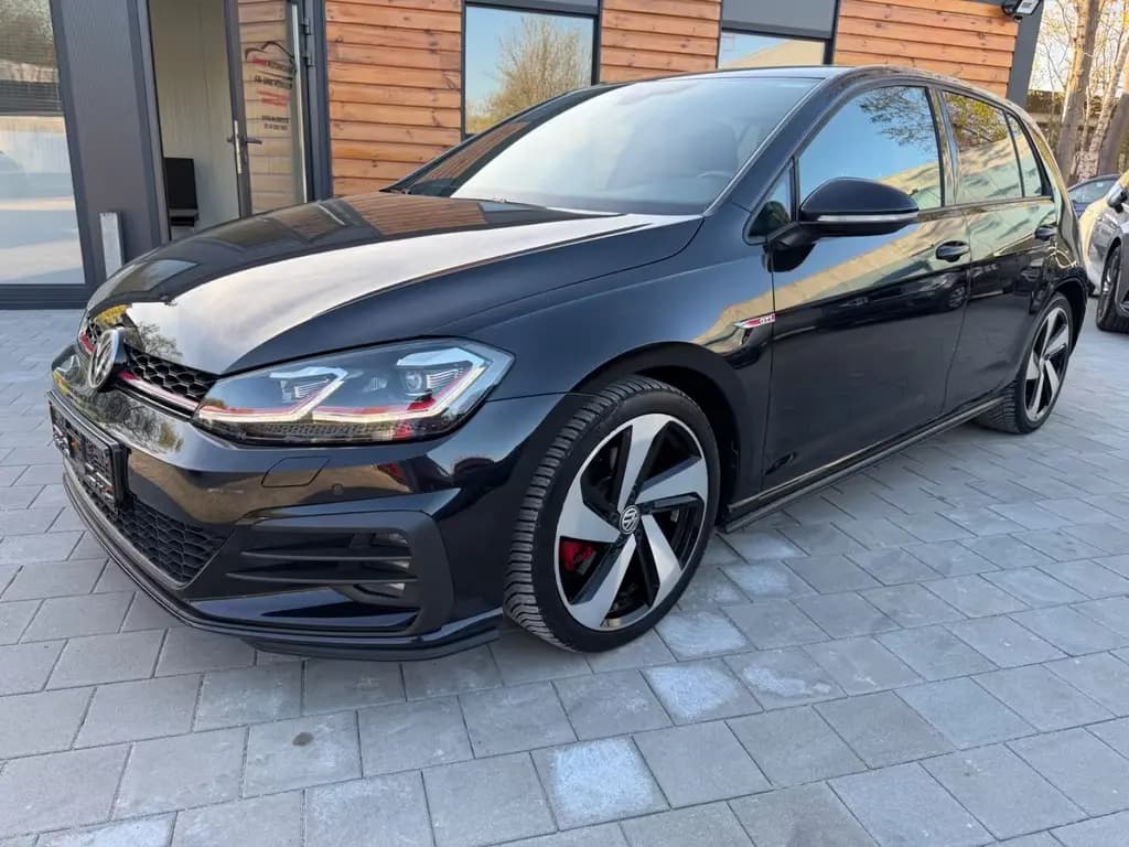 Main__Slider__Photo:Volkswagen Golf VII Lim. GTI BMT/Start-Stopp 11/2017-0