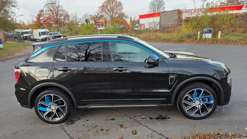 Main__Slider__Photo:Lynk&Co 01 1.5 192KW 01 PHEV DCT - 12/2021-1