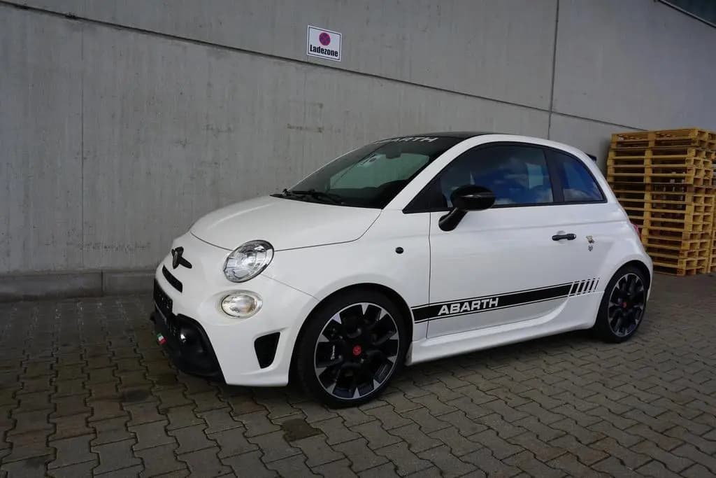 Main__Slider__Photo:Abarth 595 Competizione Navi Beats Brembo ab 195,-Mtl 11/2018-0