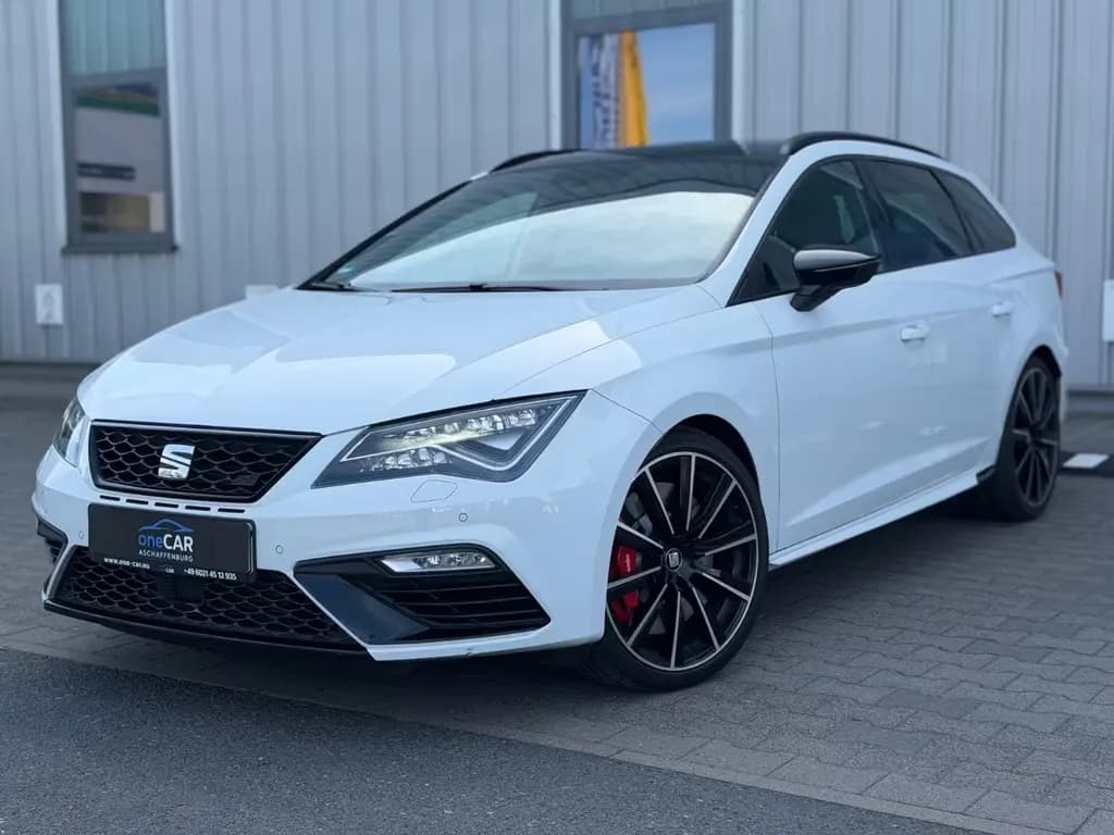 Main__Slider__Photo:Seat Leon ST Cupra 300 4Drive DSG Pano 19" 10/2017-0