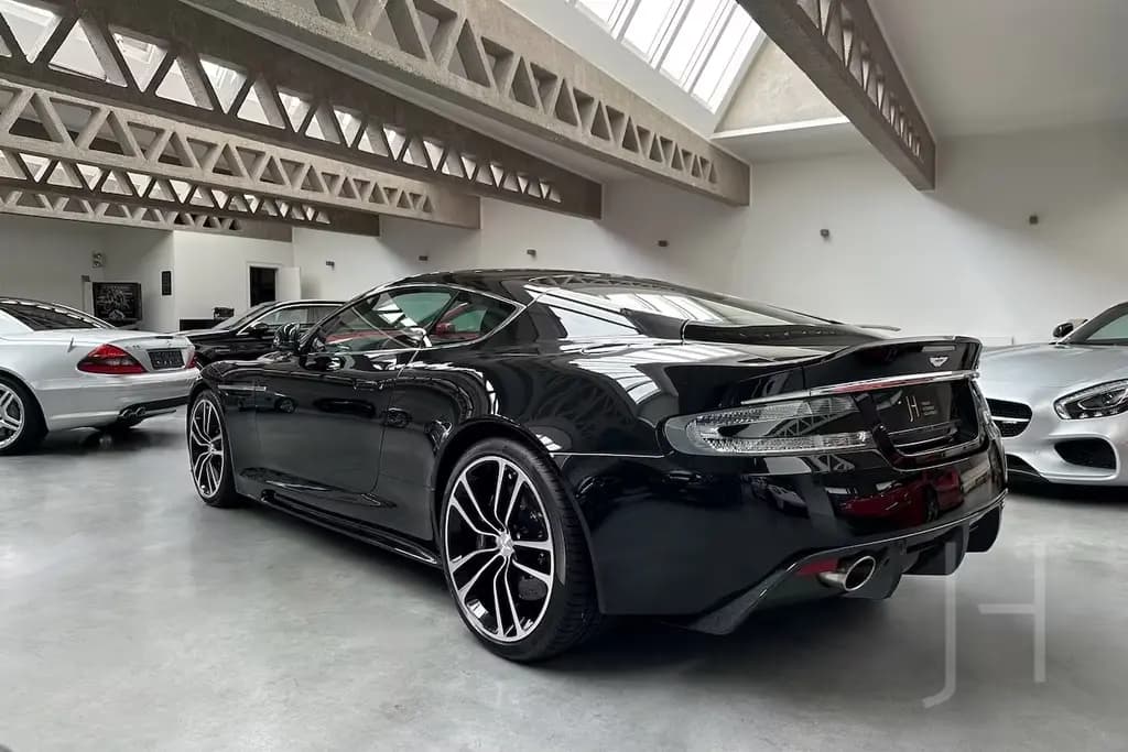 Main__Slider__Photo:Aston Martin DBS 6.0 Carbon Black Touchtronic 04/2010-0