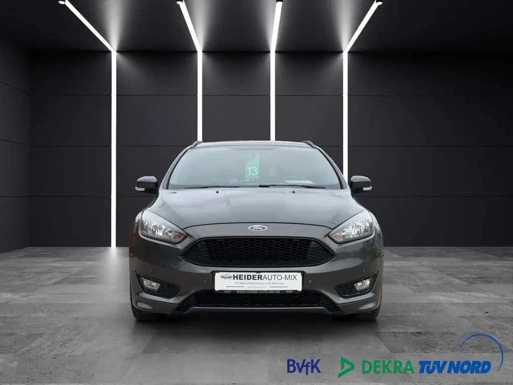 Main__Slider__Photo:Ford Focus Turnier ST-Line NAVI|SITZHEIZUNG|PDC|EU6 05/2018-0