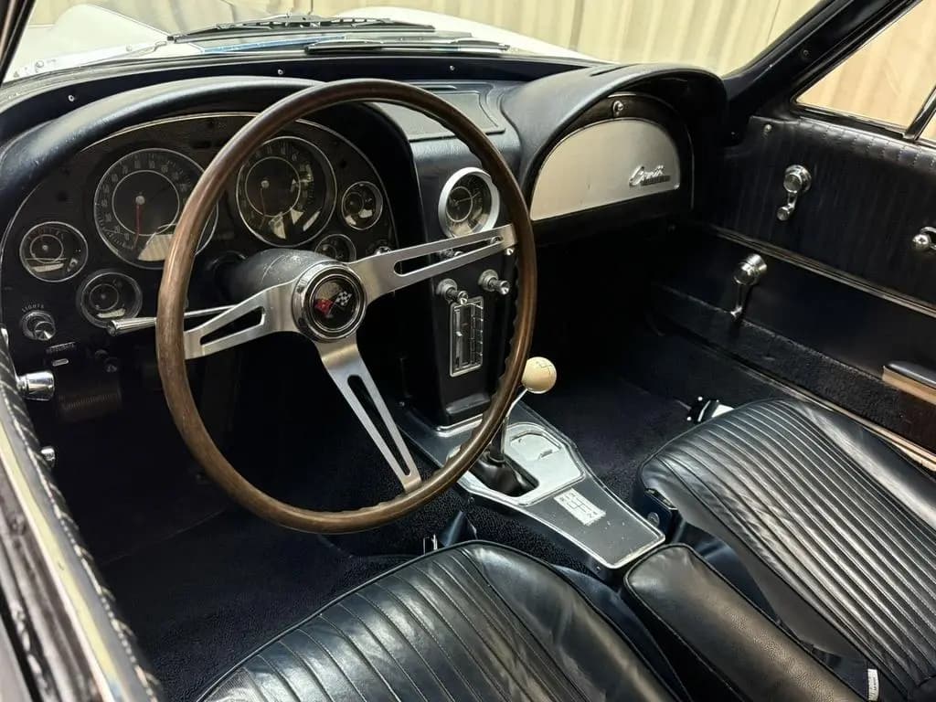 Main__Slider__Photo:Corvette C2 Chevrolet EU REGISTERED / Coupé / 327 Cu V8 / 07/1964-0