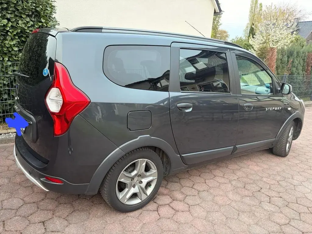 Main__Slider__Photo:Dacia Lodgy Stepway | 85.000km | 1. Hand | TÜV 02/28 12/2018-1