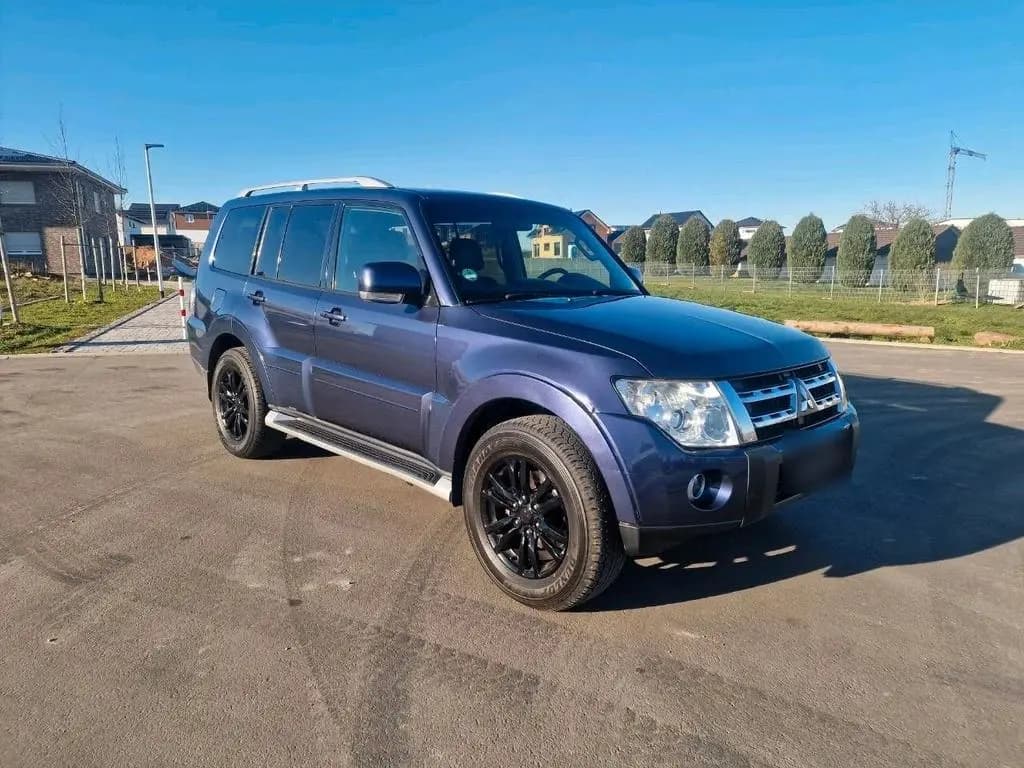 Main__Slider__Photo:Mitsubishi Pajero 3.2D 2008. TÜV 03/2008-0