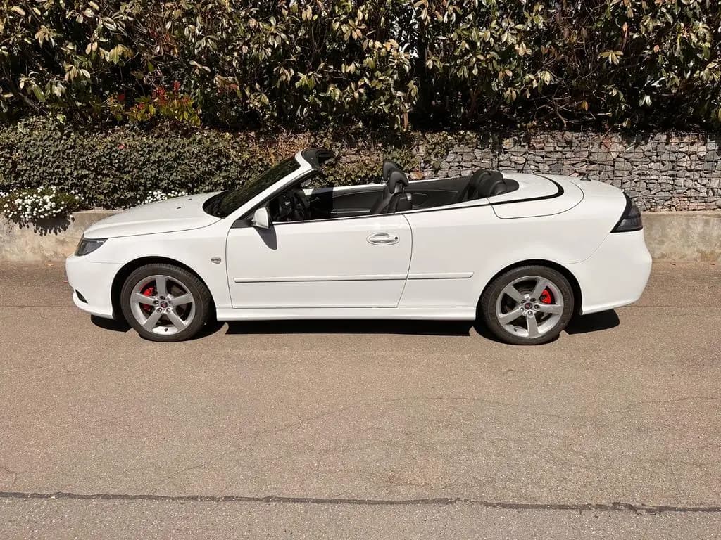 Main__Slider__Photo:Saab 9-3 1.9TiD Vector Cabriolet Vector 03/2009-0