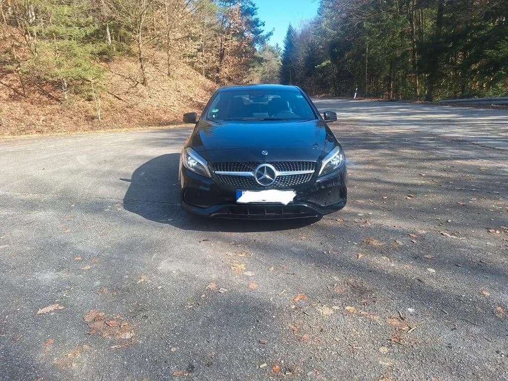 Main__Slider__Photo:Mercedes-Benz A-Class 200 PEAK Edition PEAK Edition 10/2017-0