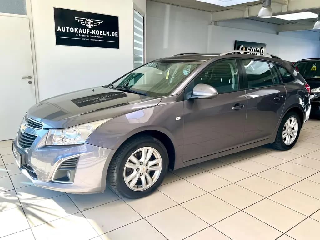 Main__Slider__Photo:Chevrolet Cruze 1,7 CDTI Station Wagon LT+/Klimaautomatik 07/2013-0