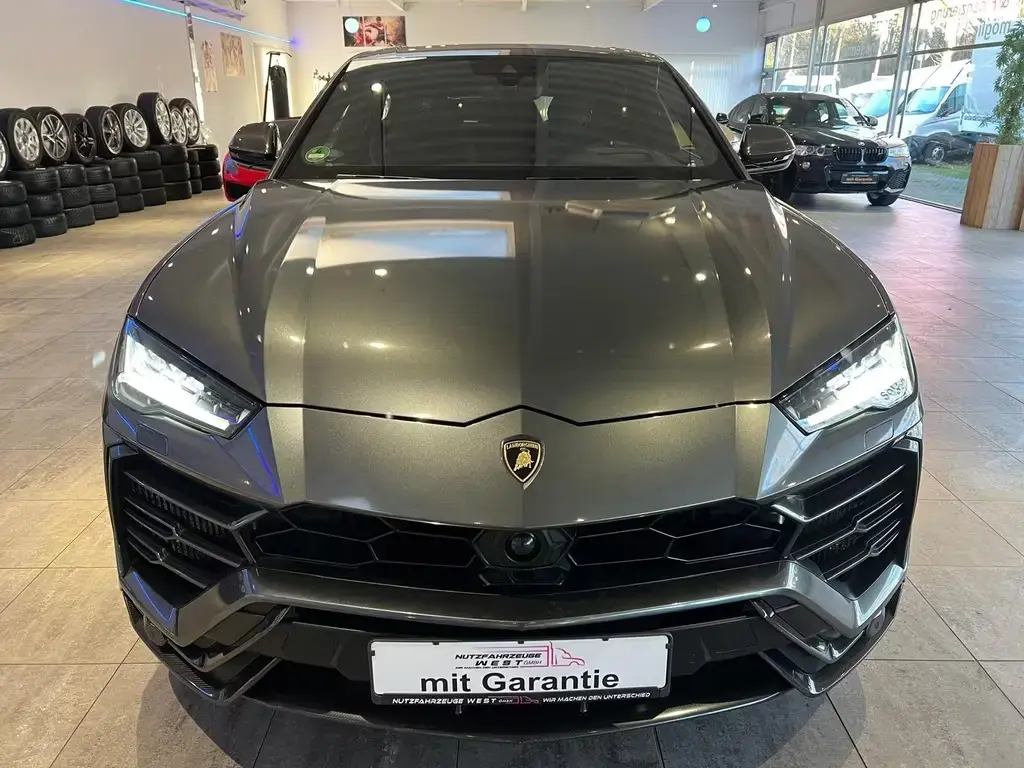 Main__Slider__Photo:Lamborghini Urus *Großes Carbon Paket*Akrapovic* 01/2020-1