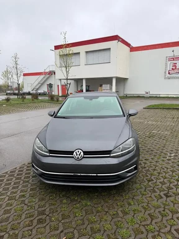 Main__Slider__Photo:Volkswagen Golf VII Baujahr 2019 zu verkaufen 02/2019-0