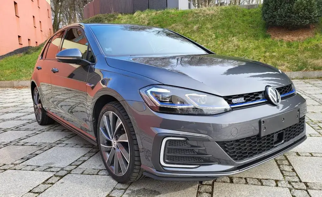 Main__Slider__Photo:Volkswagen Golf VII Lim. GTE Start-Stopp 11/2019-1