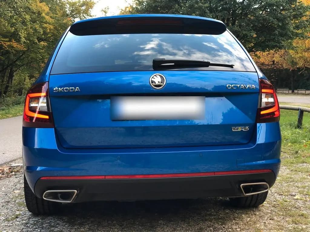 Main__Slider__Photo:Skoda Octavia RS*Standhzg*Pano*19LM 04/2019-0