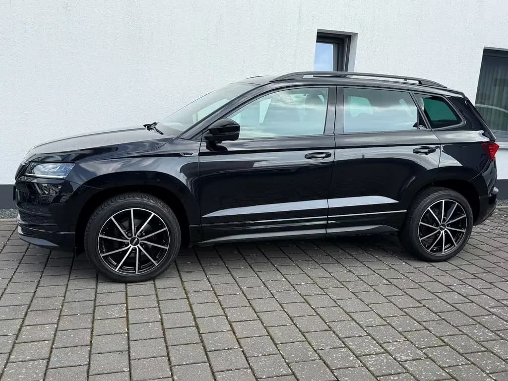 Main__Slider__Photo:Skoda Karoq 1.5 TSI DSG Sportline (Navi,SH,PDC,ACC) 11/2019-0